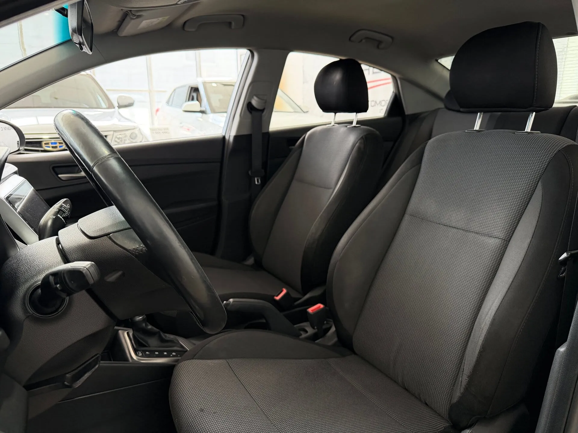 Hyundai Solaris — фото 31 из 34