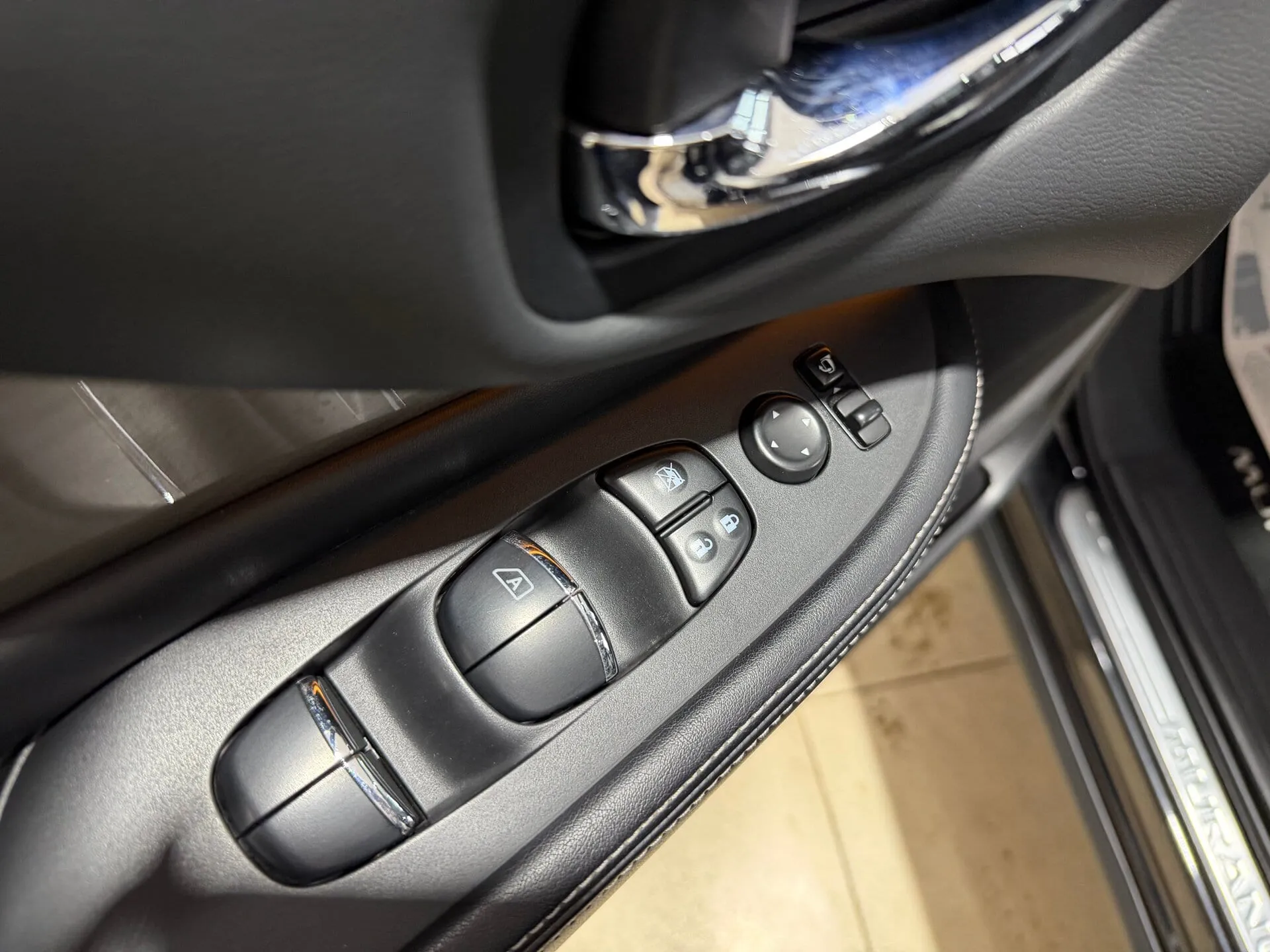 Nissan Murano — фото 28 из 38