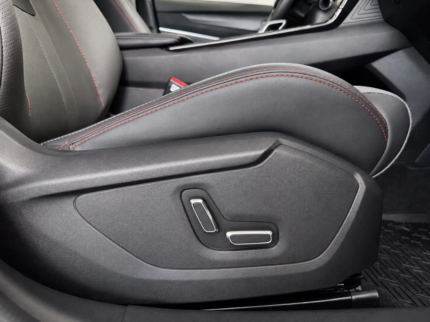 Geely Cityray — фото 33 из 39