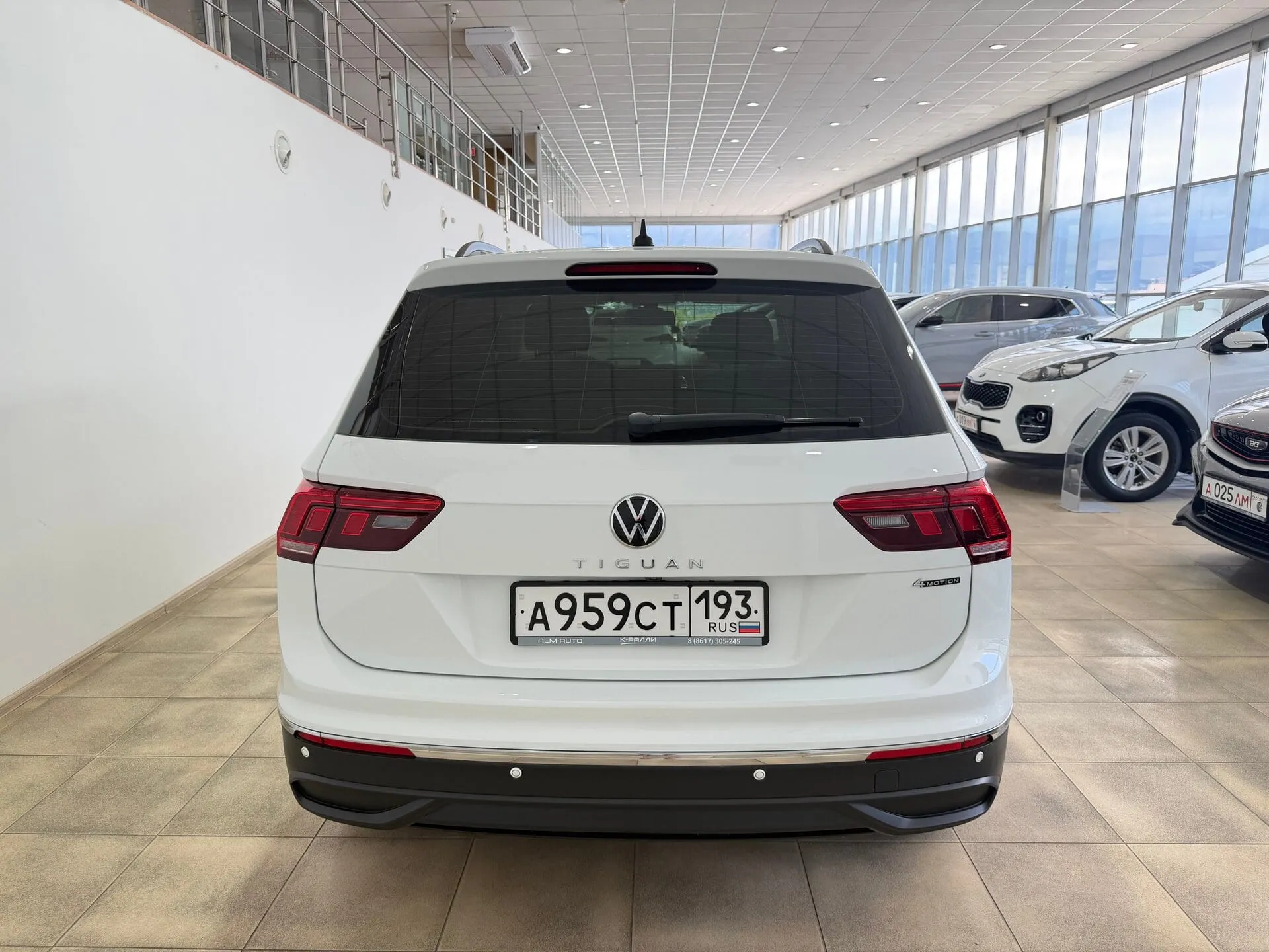 Volkswagen Tiguan — фото 5 из 36