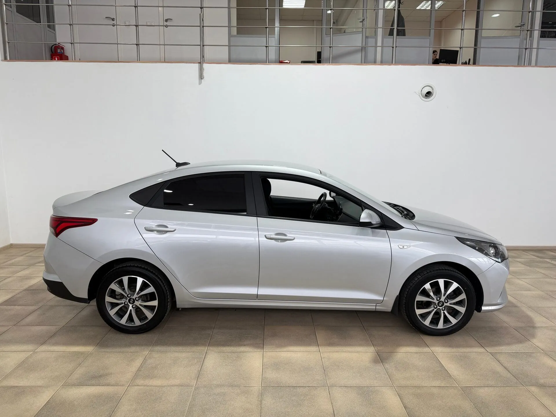Hyundai Solaris — фото 7 из 37