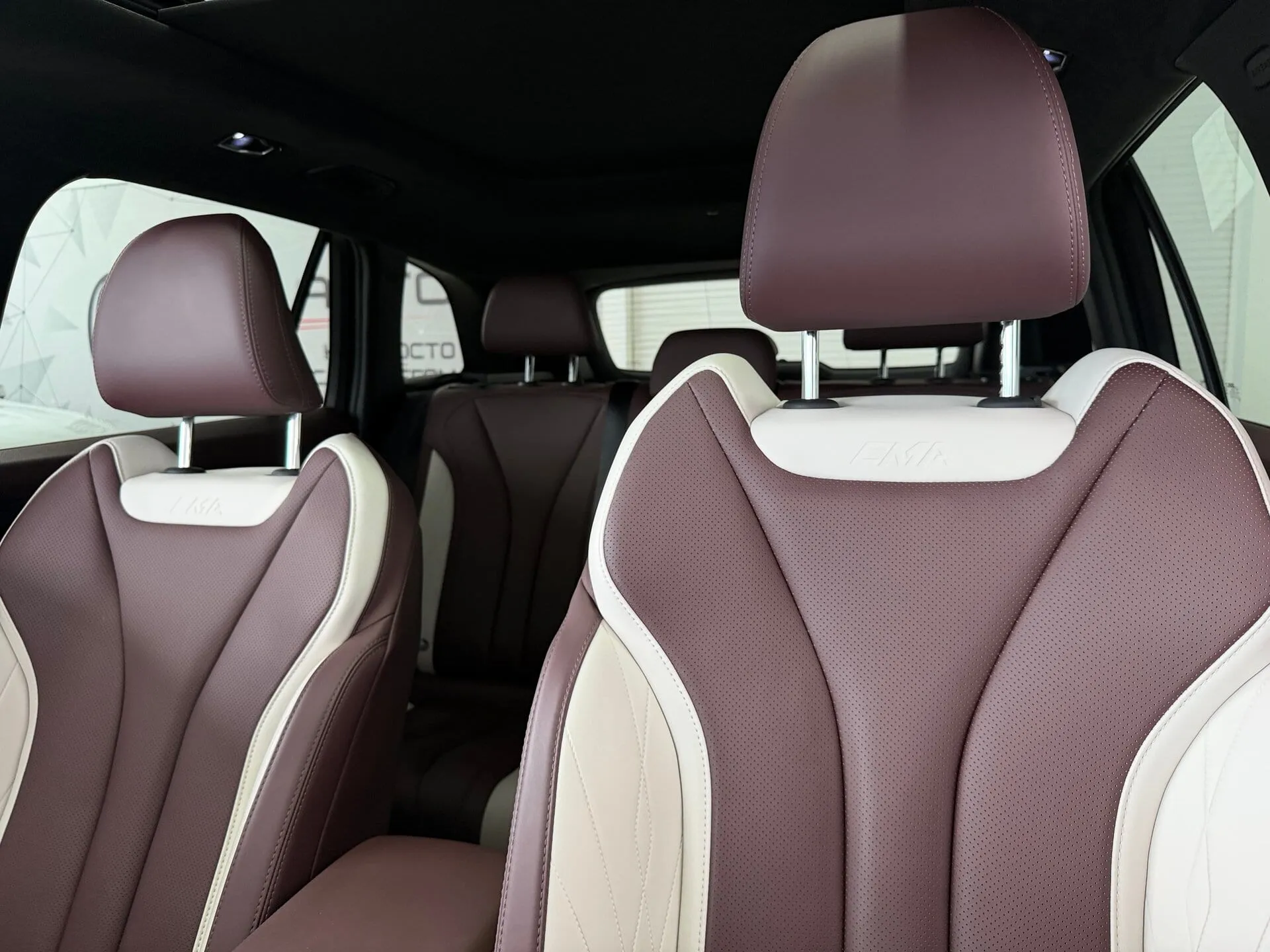 Geely Monjaro — фото 40 из 42