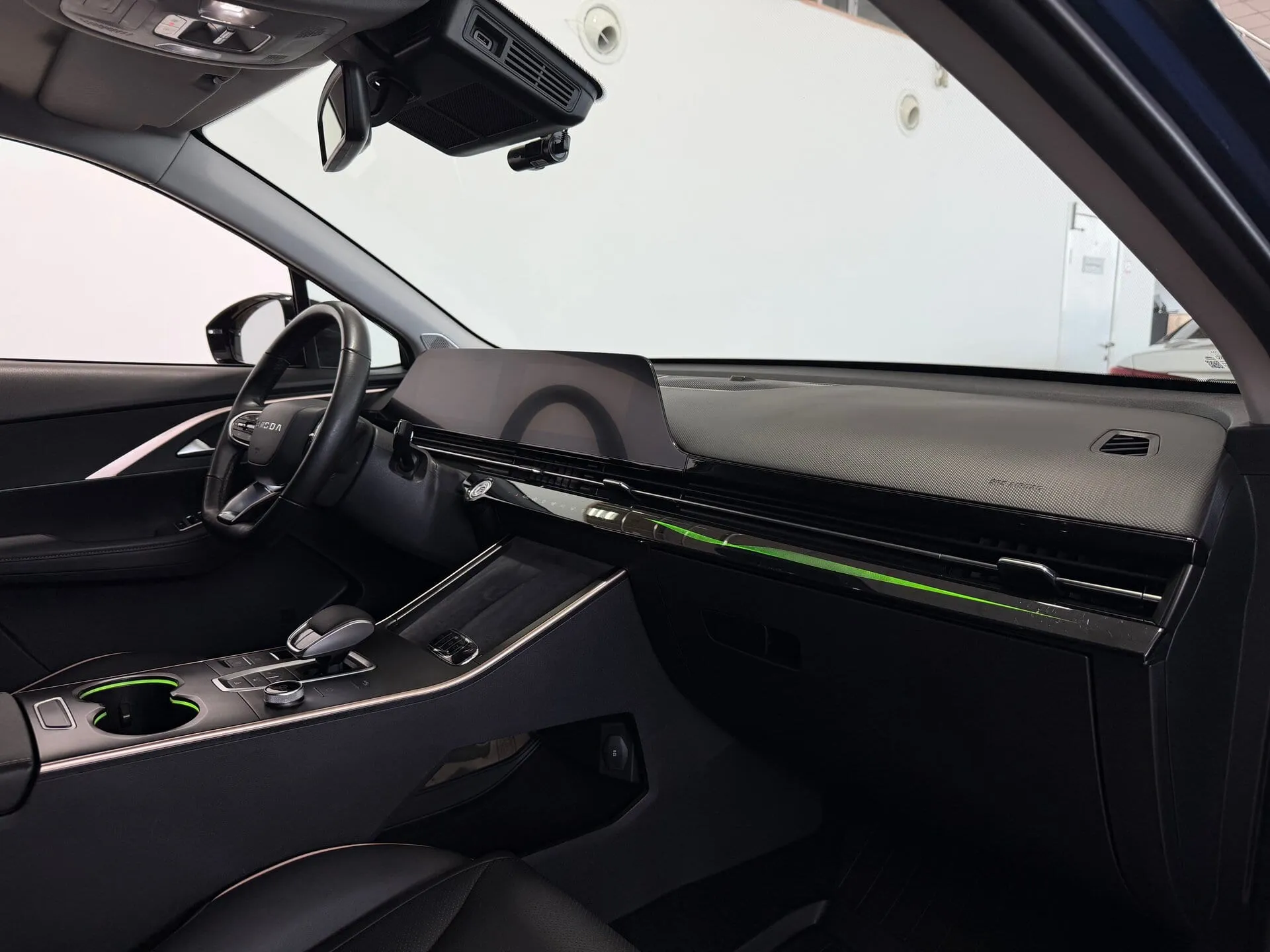 Omoda C5 — фото 9 из 40