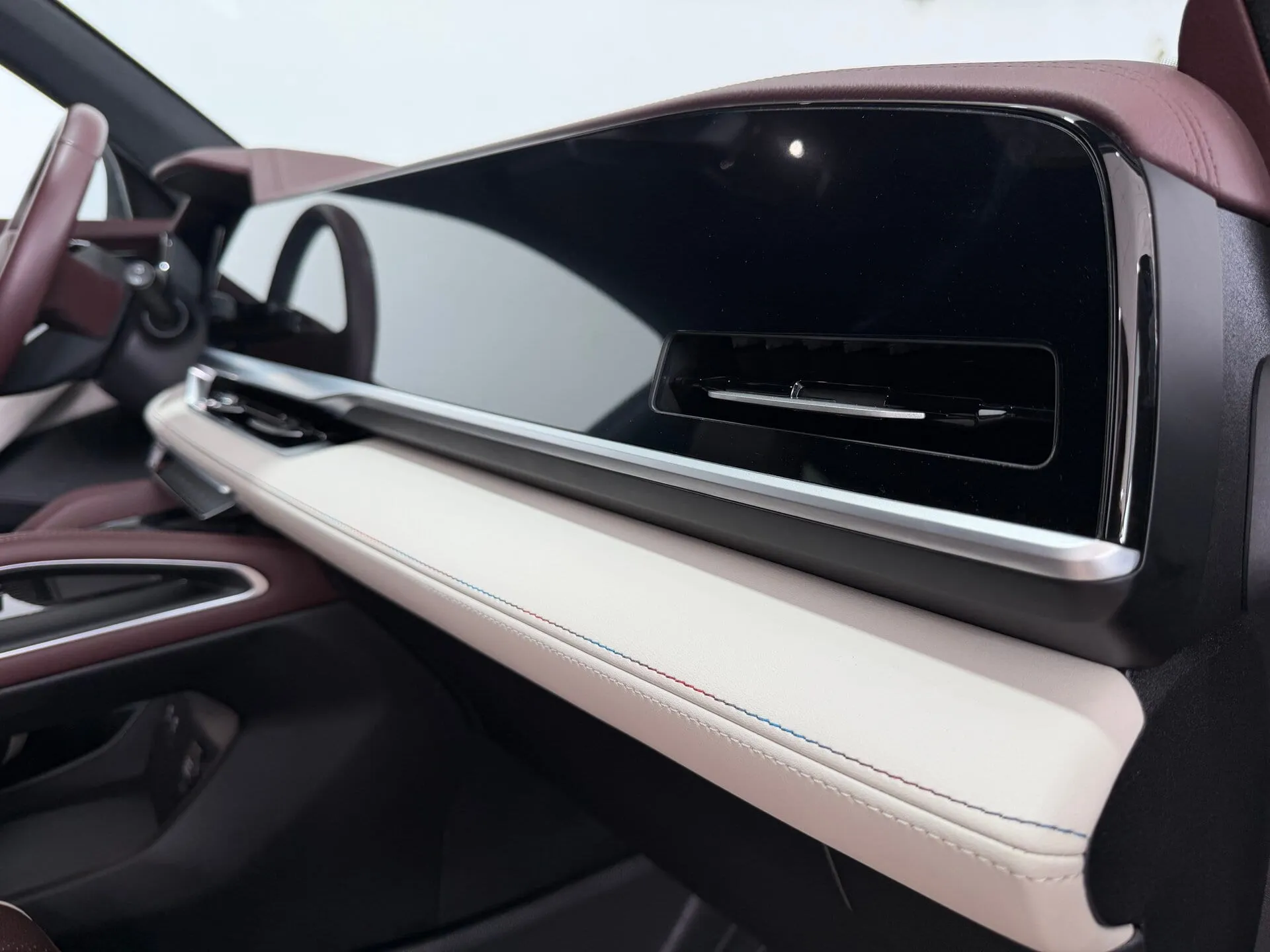 Geely Monjaro — фото 31 из 42