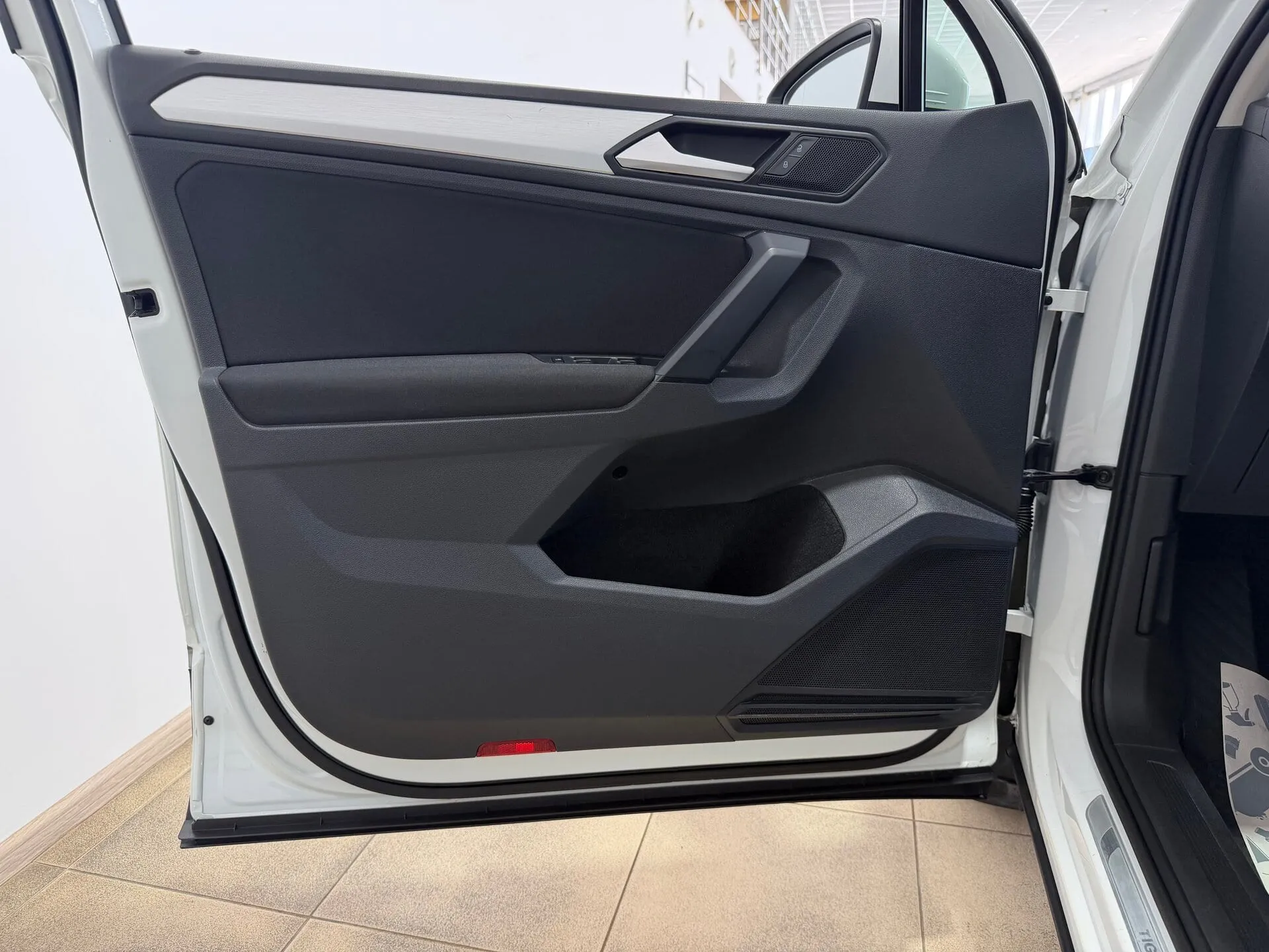 Volkswagen Tiguan — фото 26 из 36