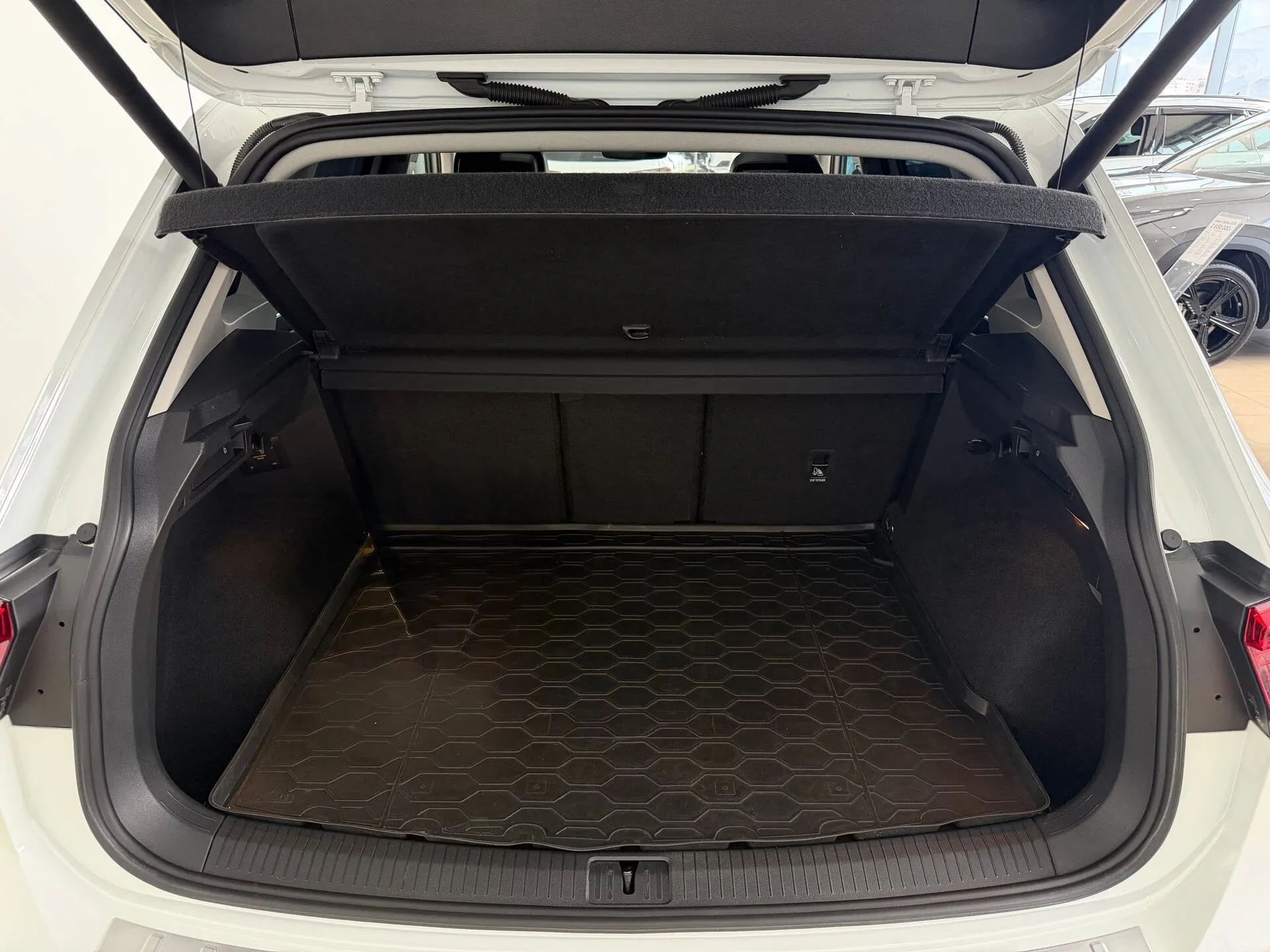 Volkswagen Tiguan — фото 24 из 37