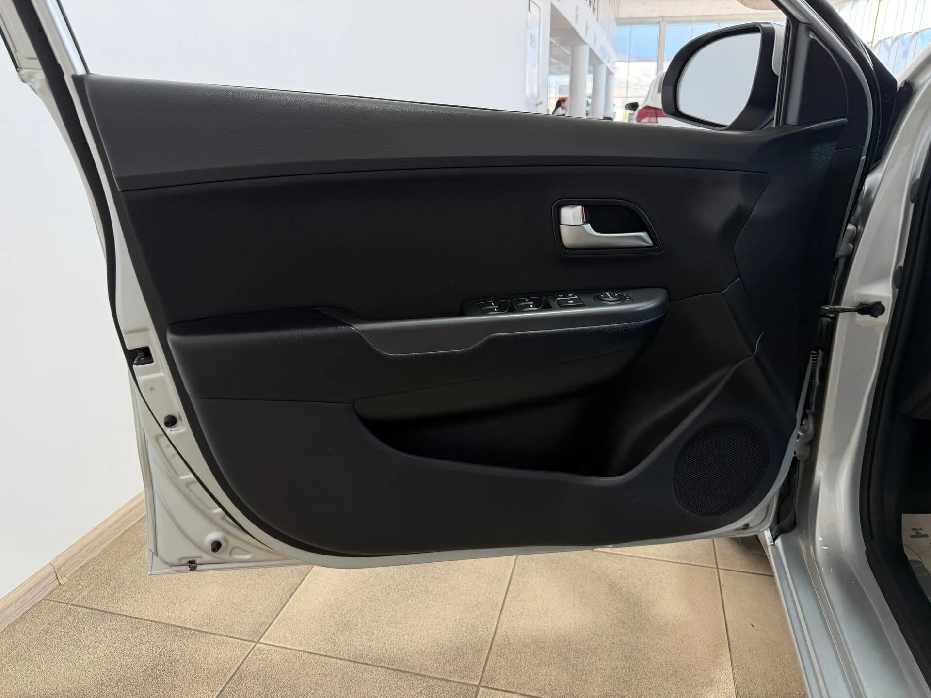 Kia Rio — фото 24 из 28