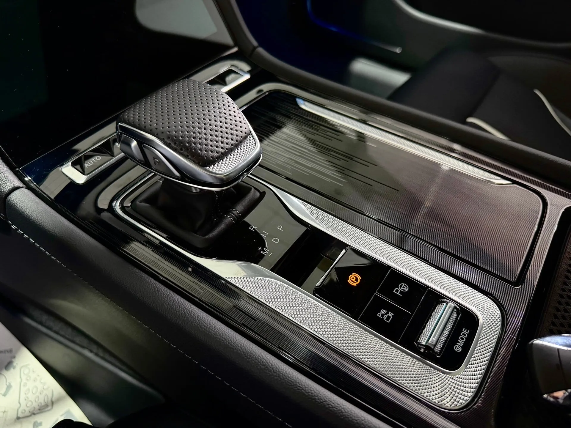 Hongqi H6 — фото 13 из 44