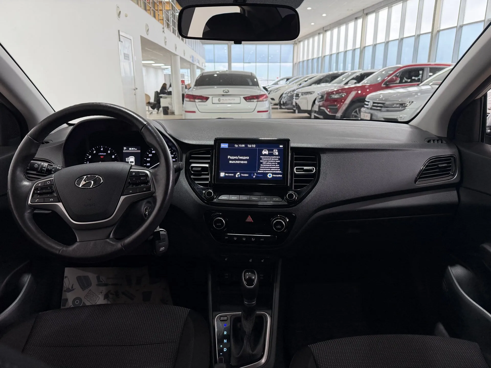 Hyundai Solaris — фото 9 из 37