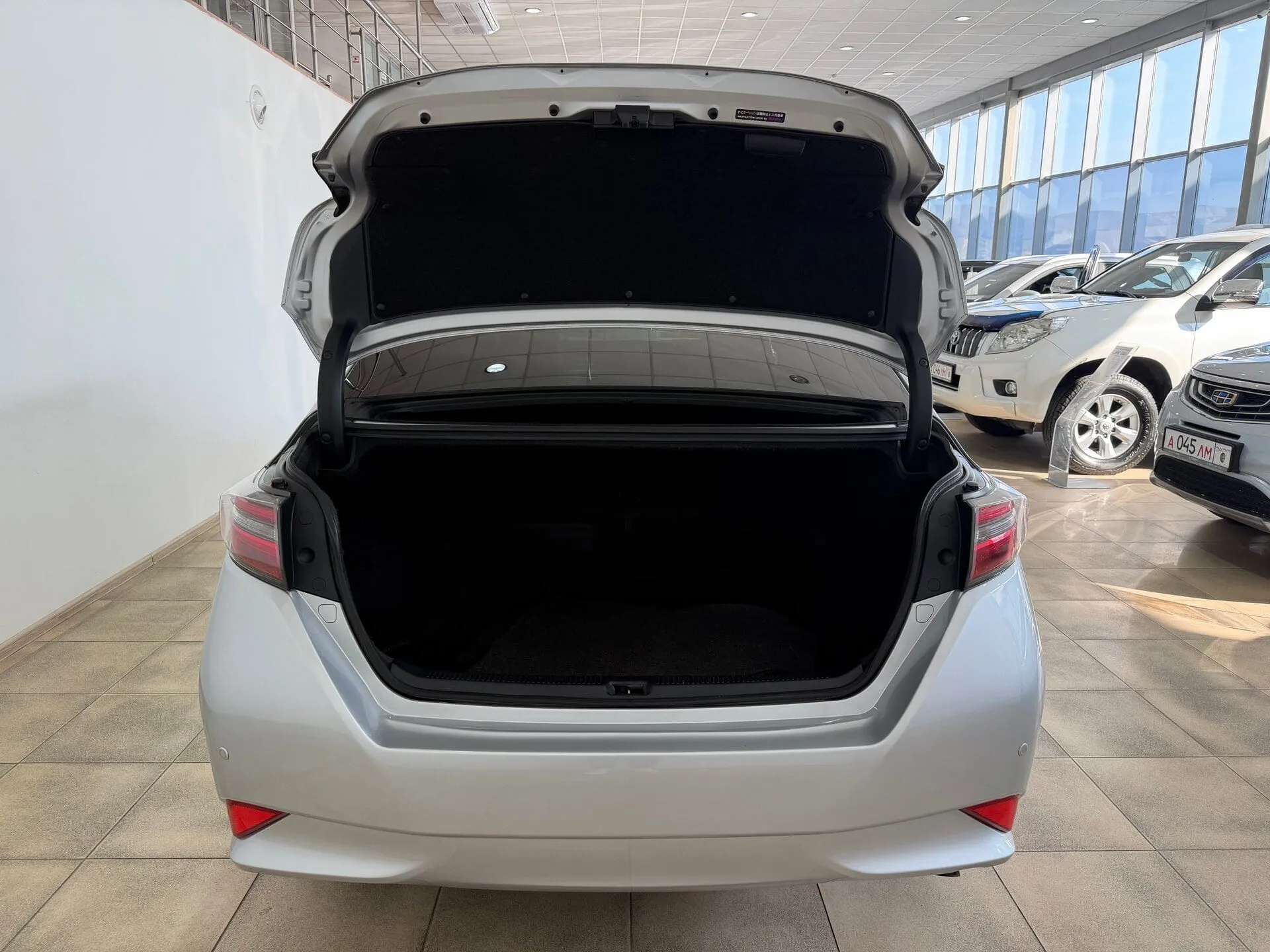 Toyota Sai — фото 21 из 33