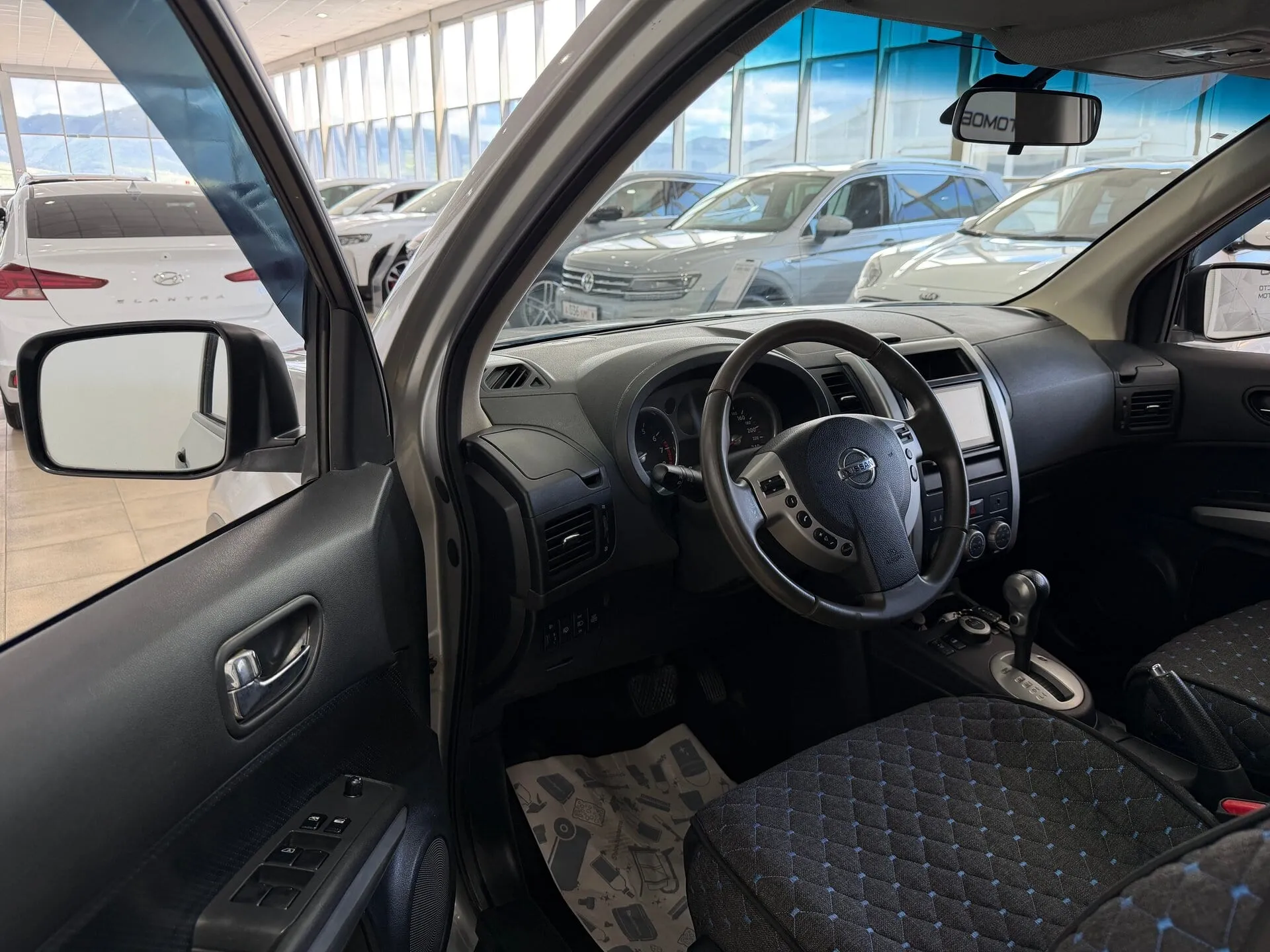 Nissan X-Trail — фото 8 из 35