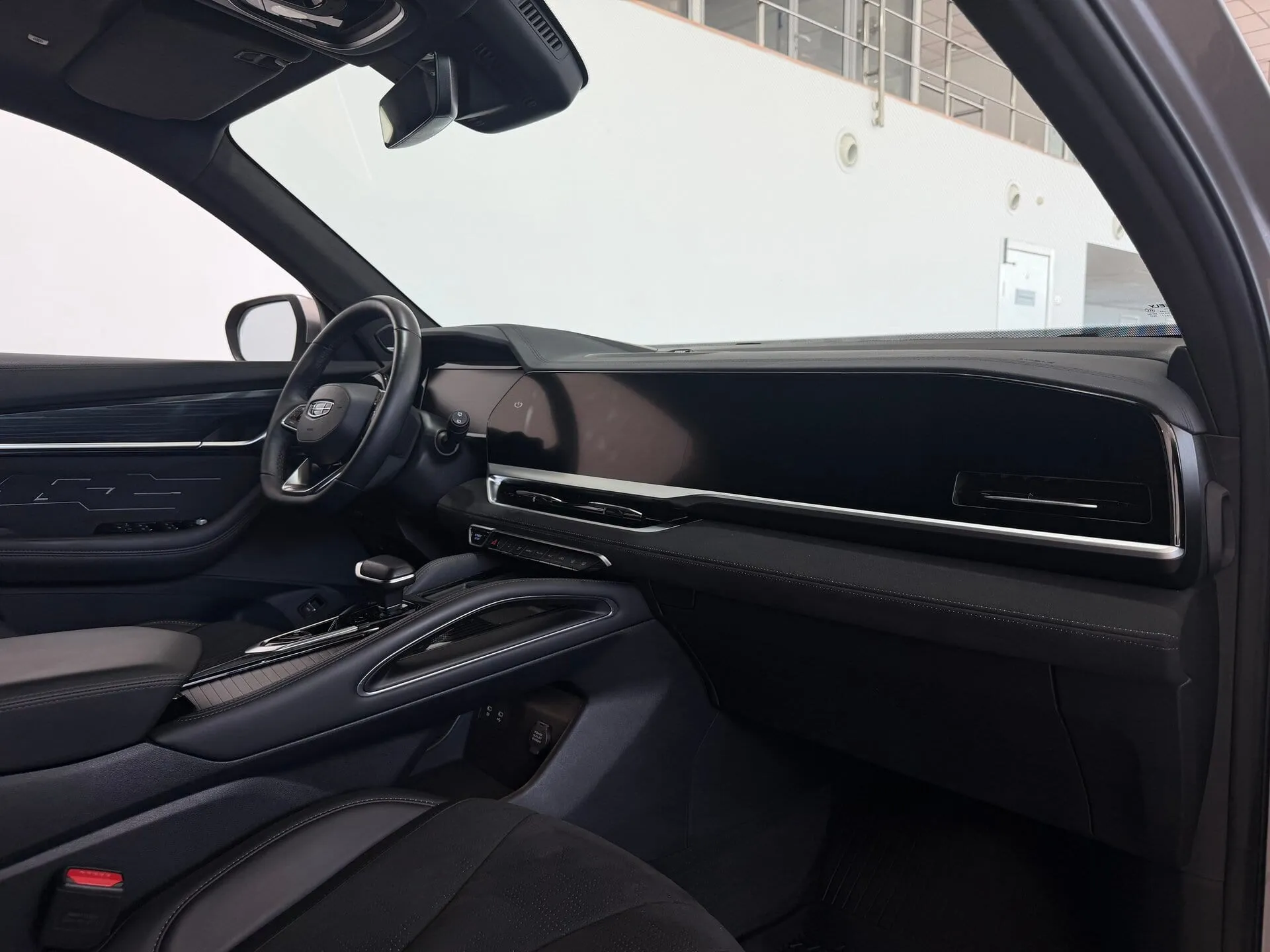 Geely Monjaro — фото 10 из 41