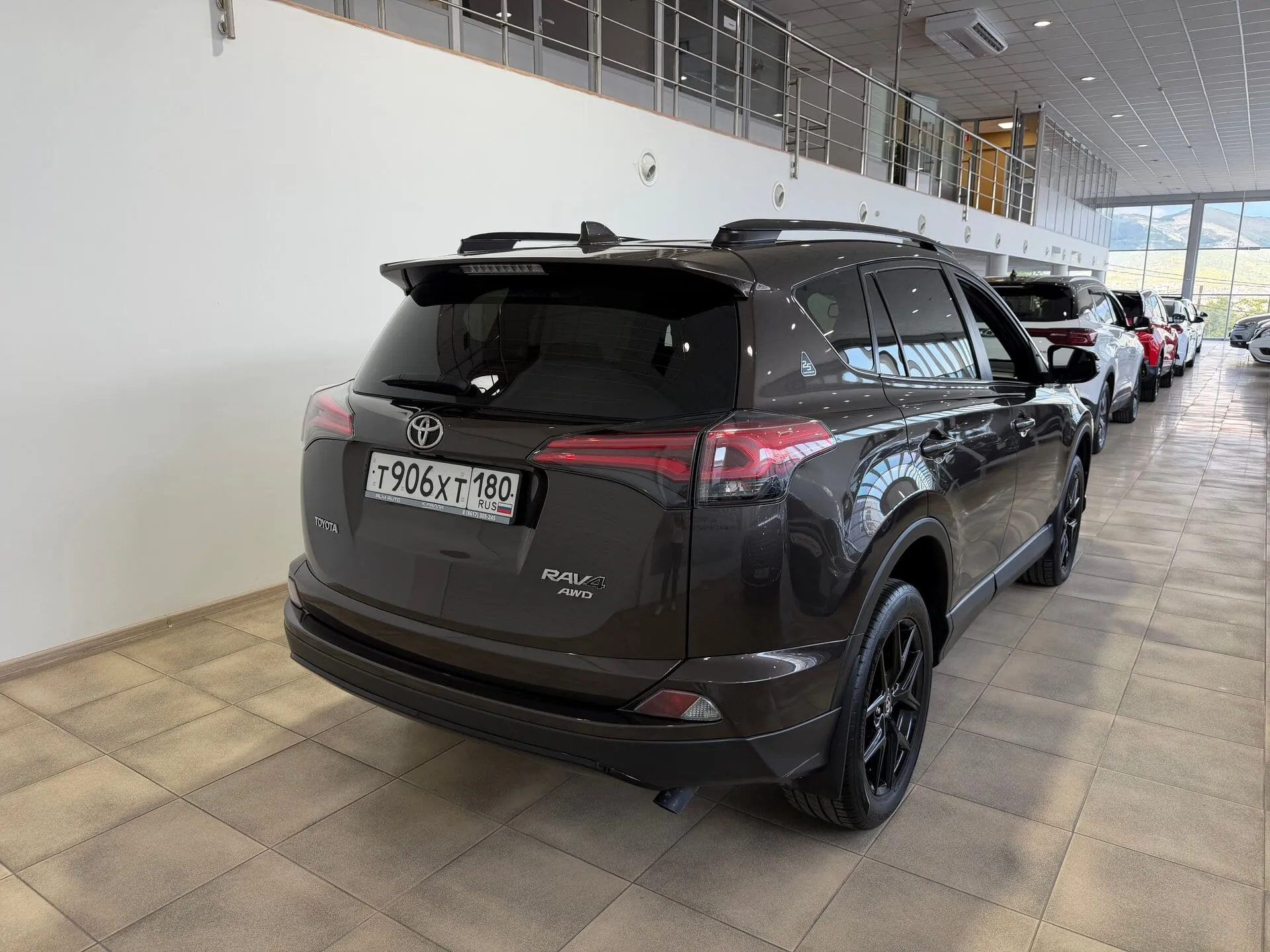 Toyota RAV4 — фото 4 из 39