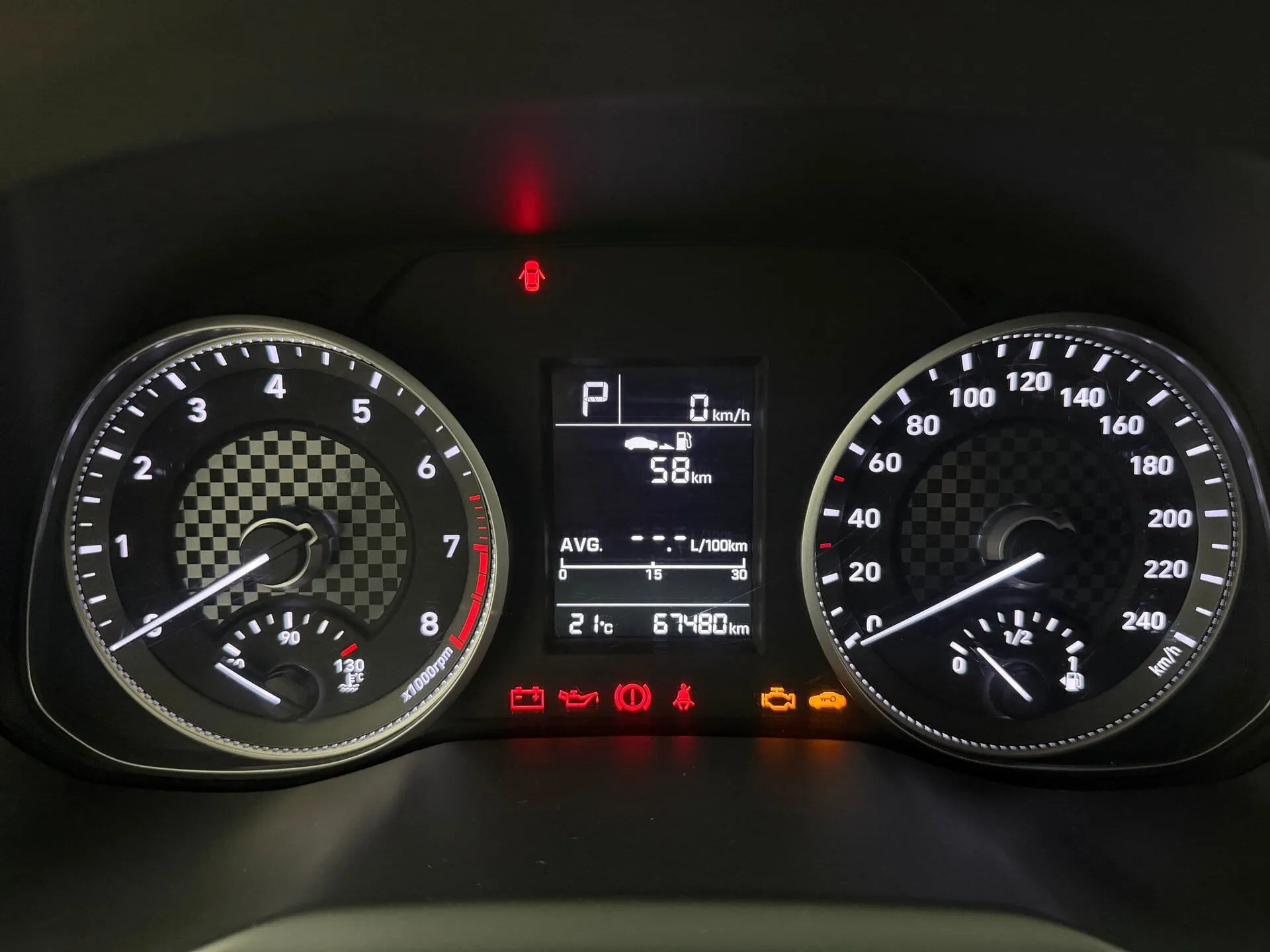 Hyundai Elantra — фото 12 из 34