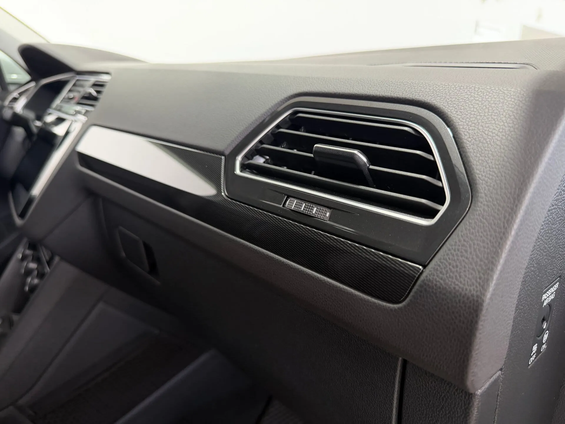 Volkswagen Tiguan — фото 30 из 37