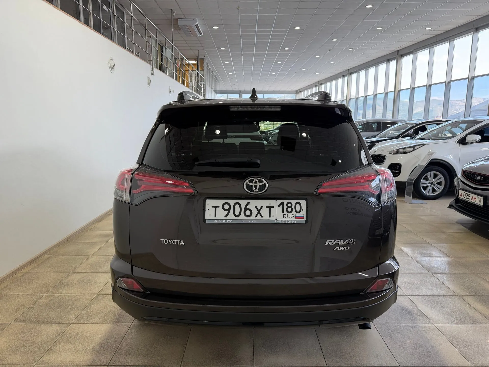 Toyota RAV4 — фото 5 из 39