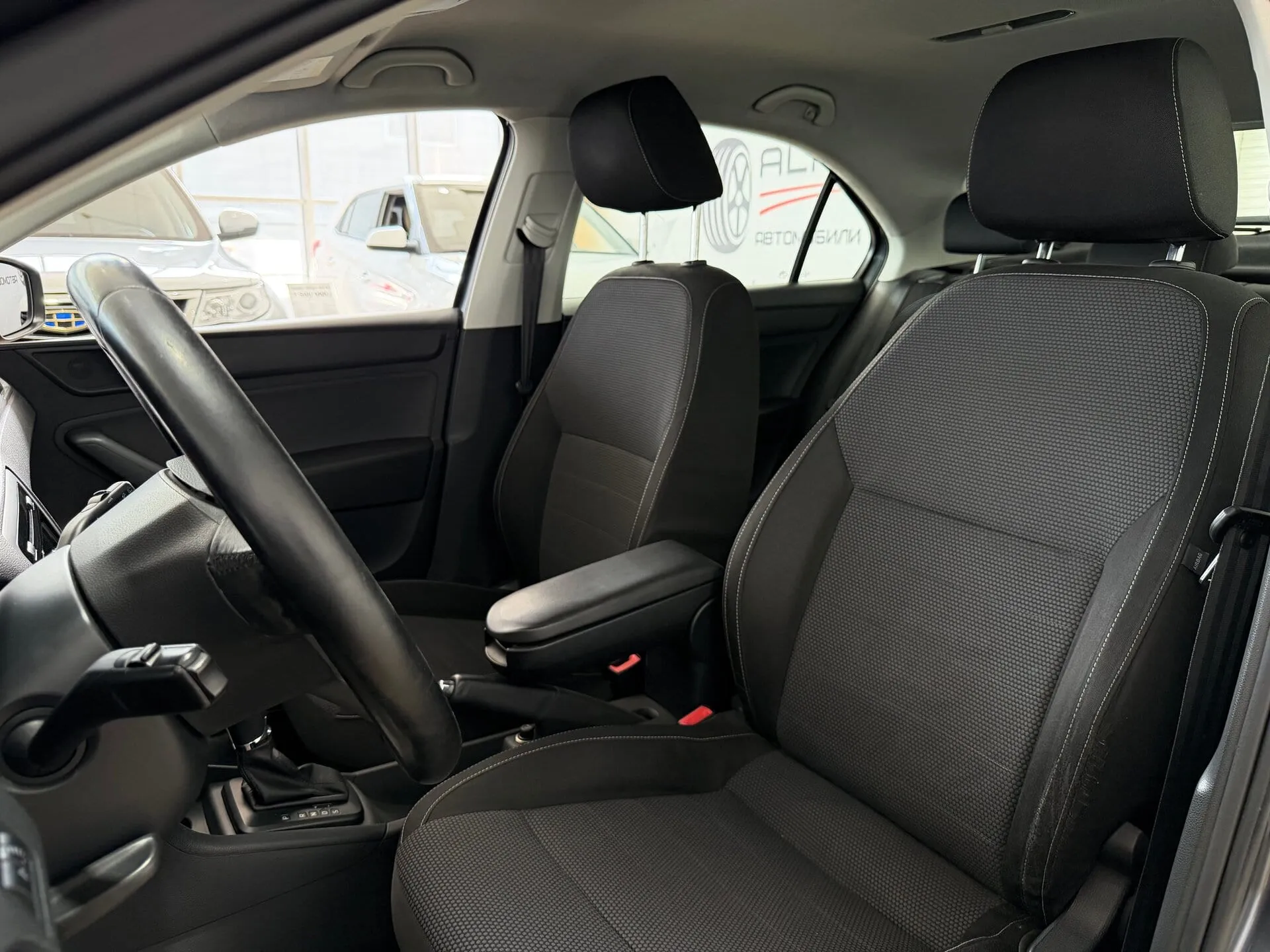 Skoda Rapid — фото 30 из 32
