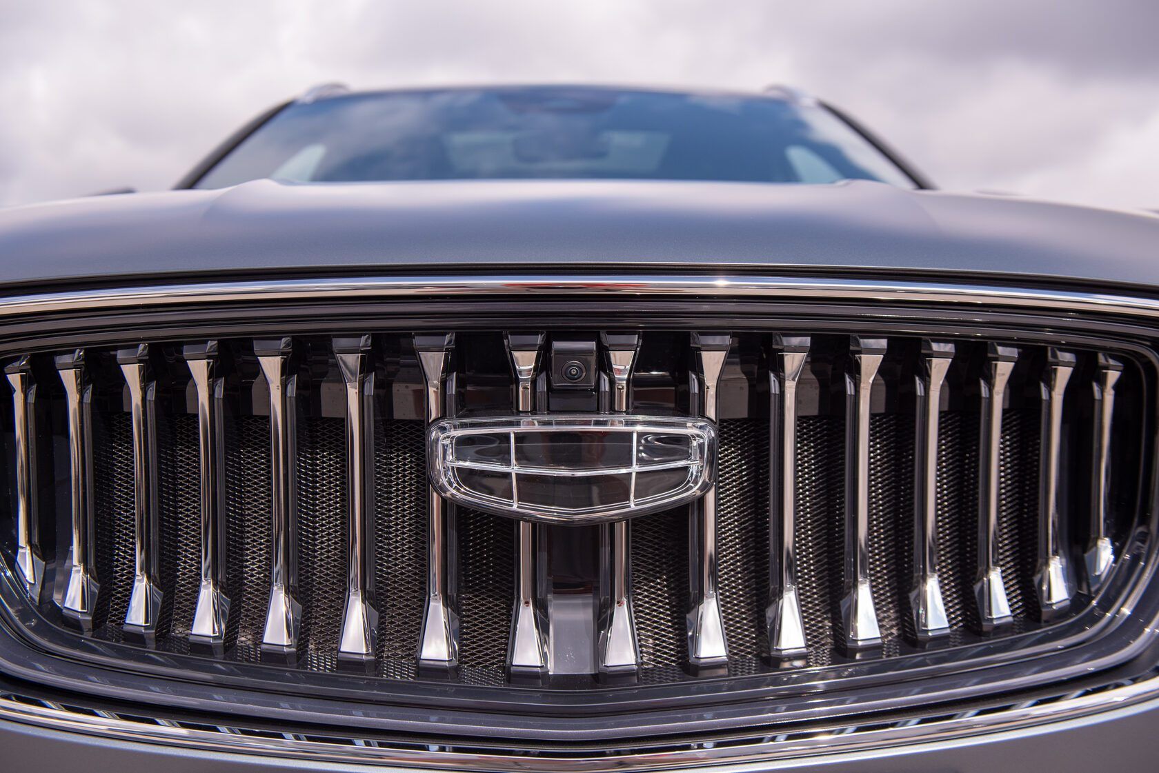 Geely Monjaro черный салон