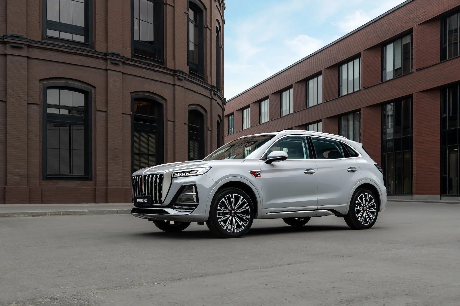 HONGQI HS5 и HS6 PHEV — среди лидеров китайского рейтинга качества AQR 2026