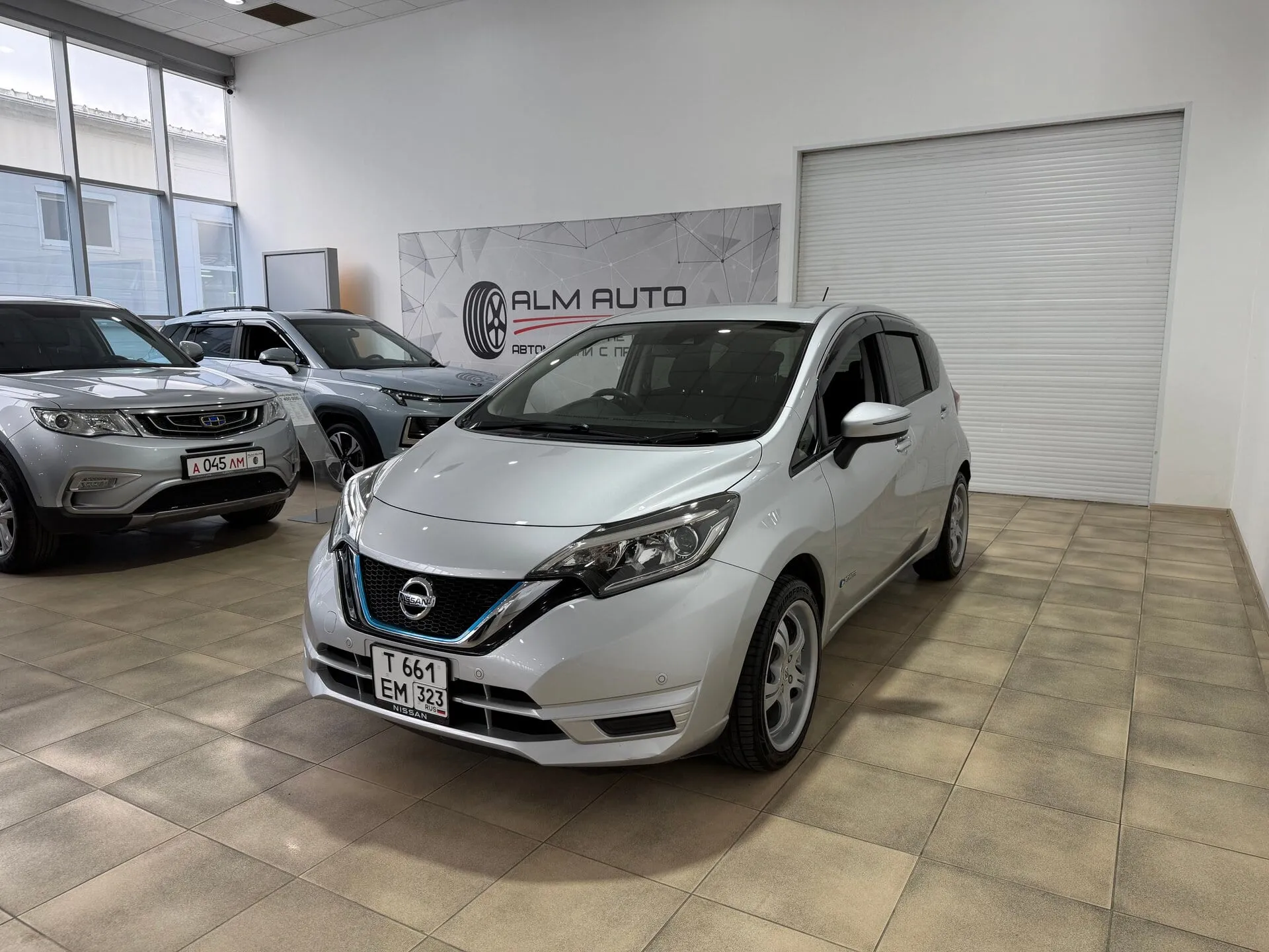 Nissan Note — фото 1 из 33
