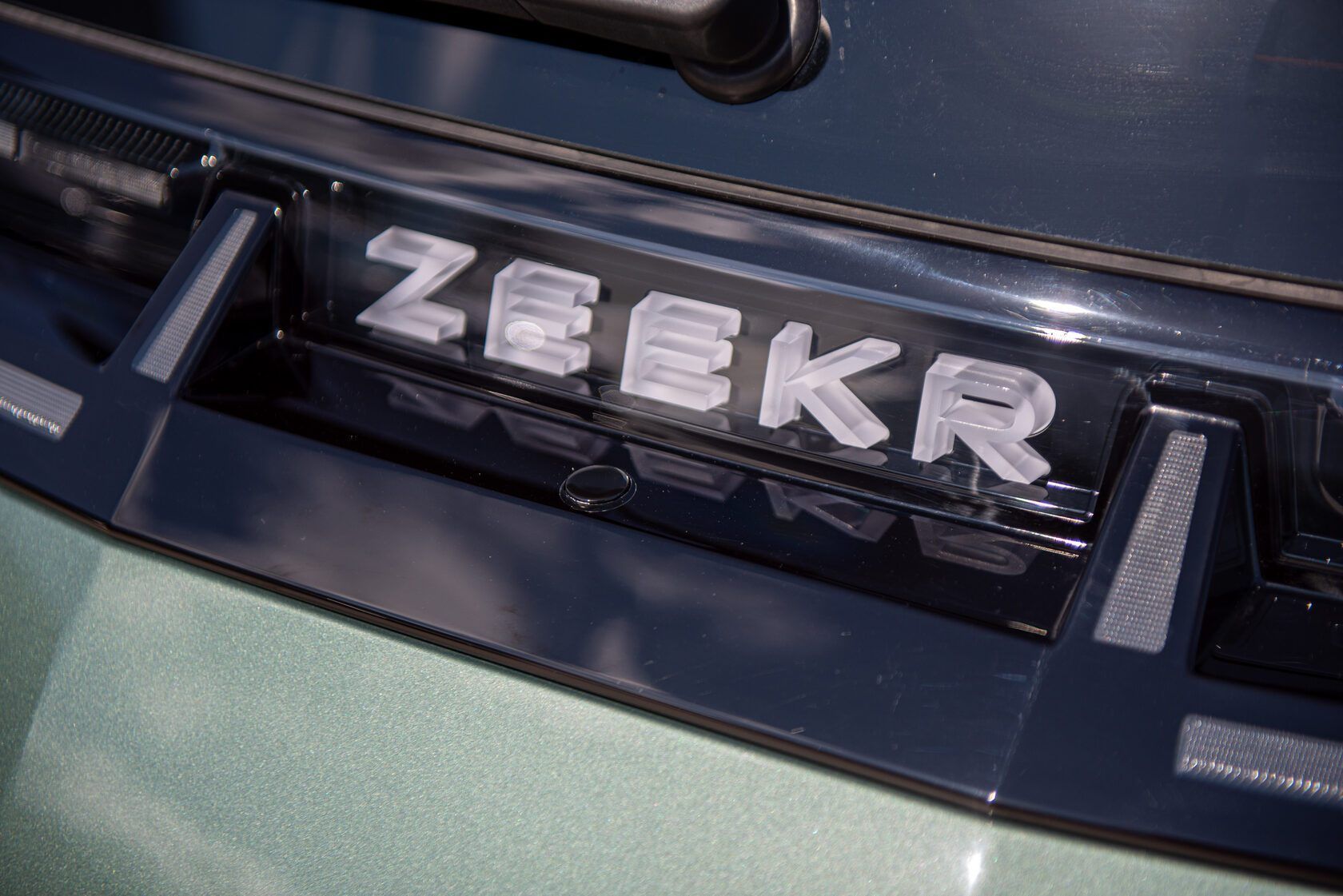 Новый Zeekr X
